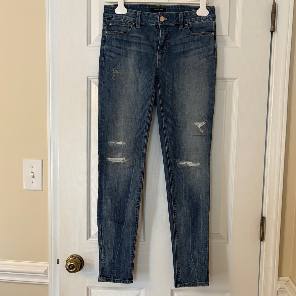 Women's White House Black Market skinny leg Jeans size 6R